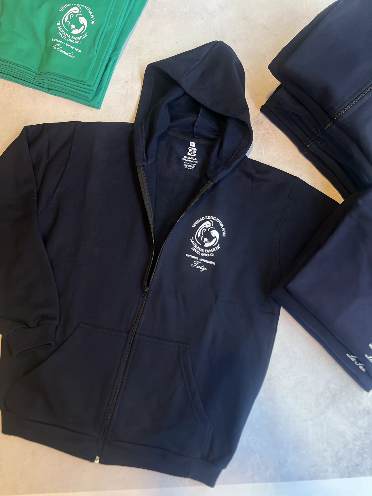 Campera con capucha, imagen 2